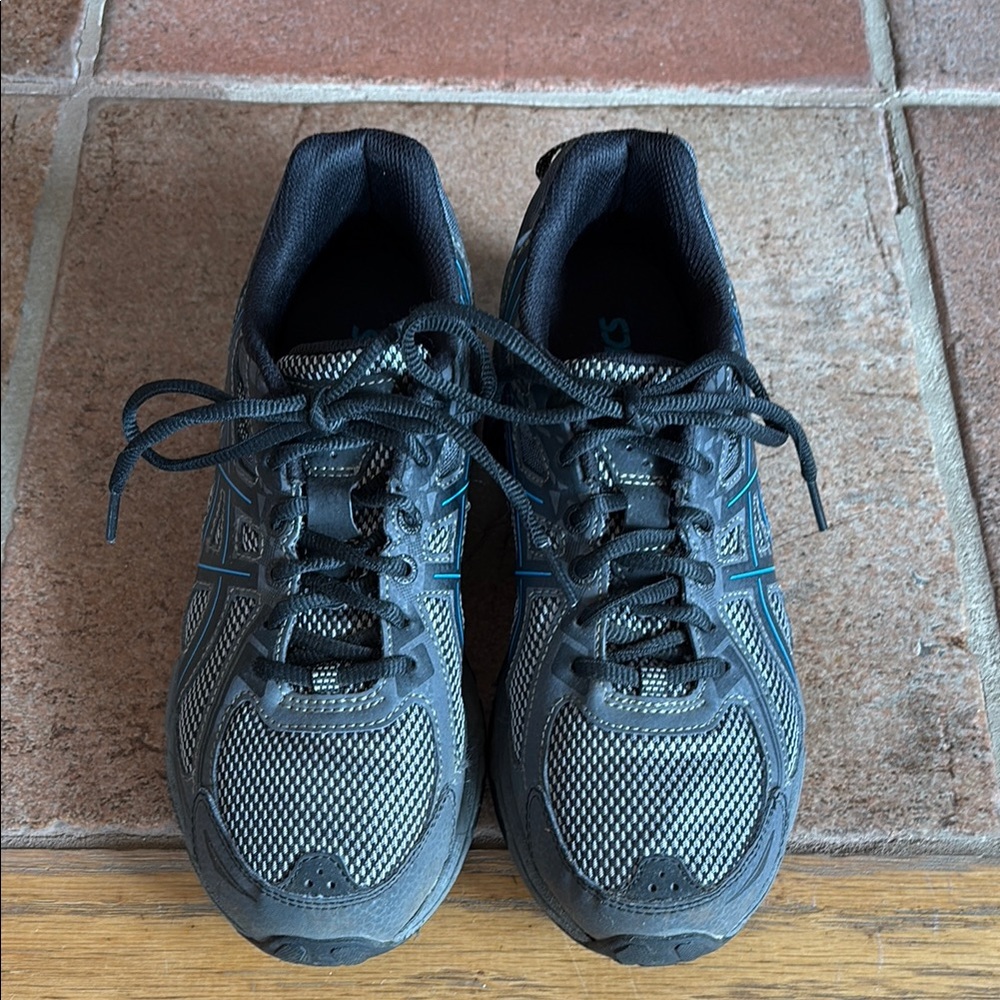 Women’s Asics Gray and Black Athletic Shoes with Mesh Upper